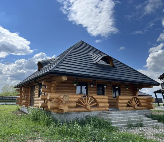 BUCOVINA CONSTRUCT HOUSE SRL - Firmă serioasă de construcţii case şi cabane din lemn rotund