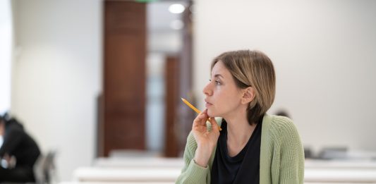 De ce amânăm deciziile financiare importante și cum depășim această tendință